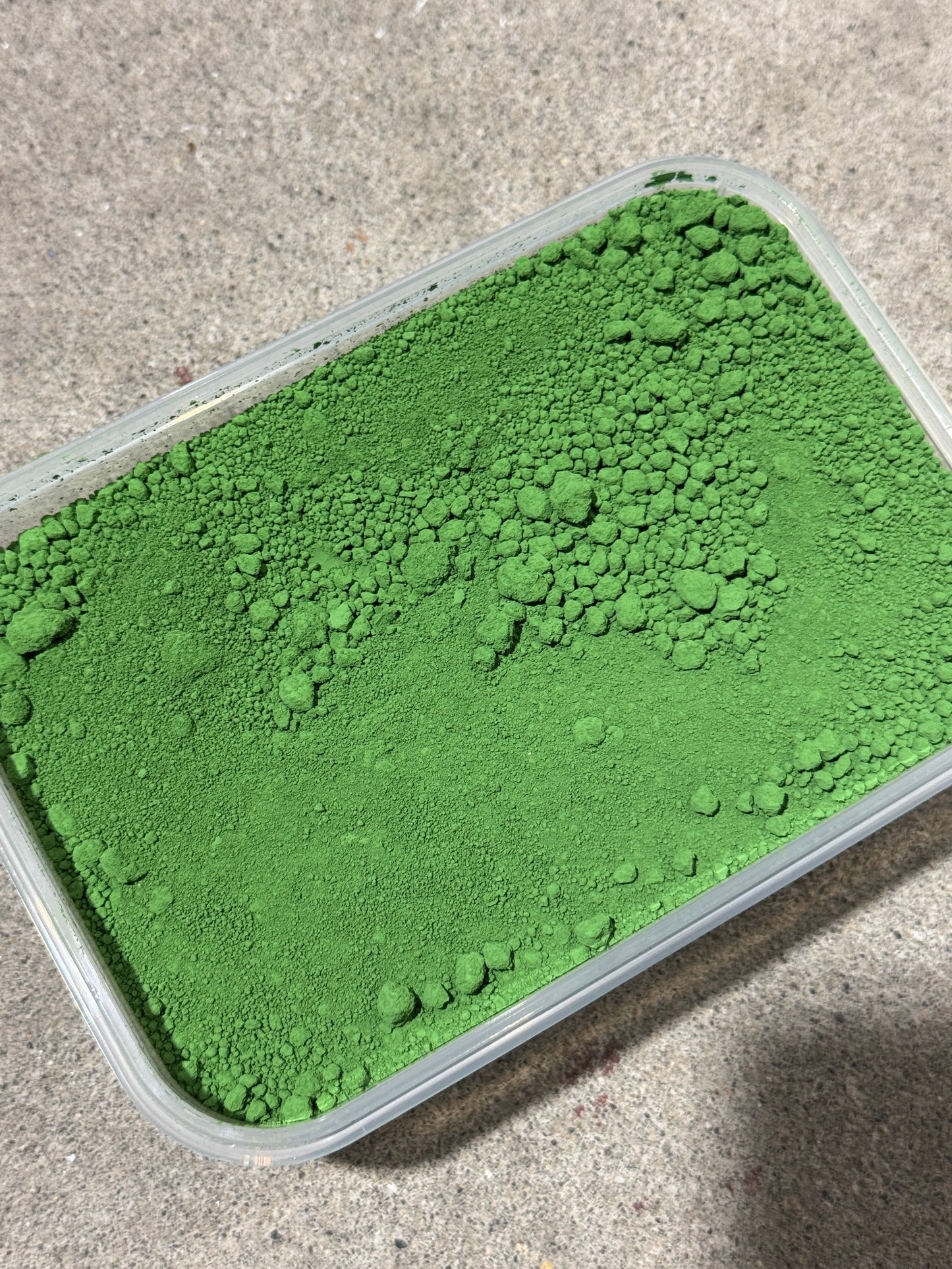顔料 　-cg